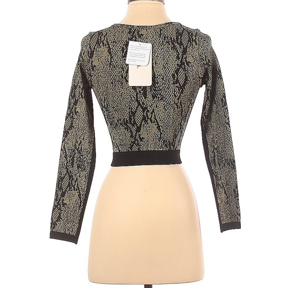 Fabletics Active Long Sleeve‎ Crew - Picture 2 of 7